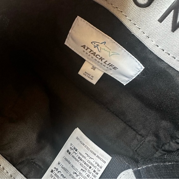 Greg Norman Shark Attack Plaid Shorts - Picture 4 of 5